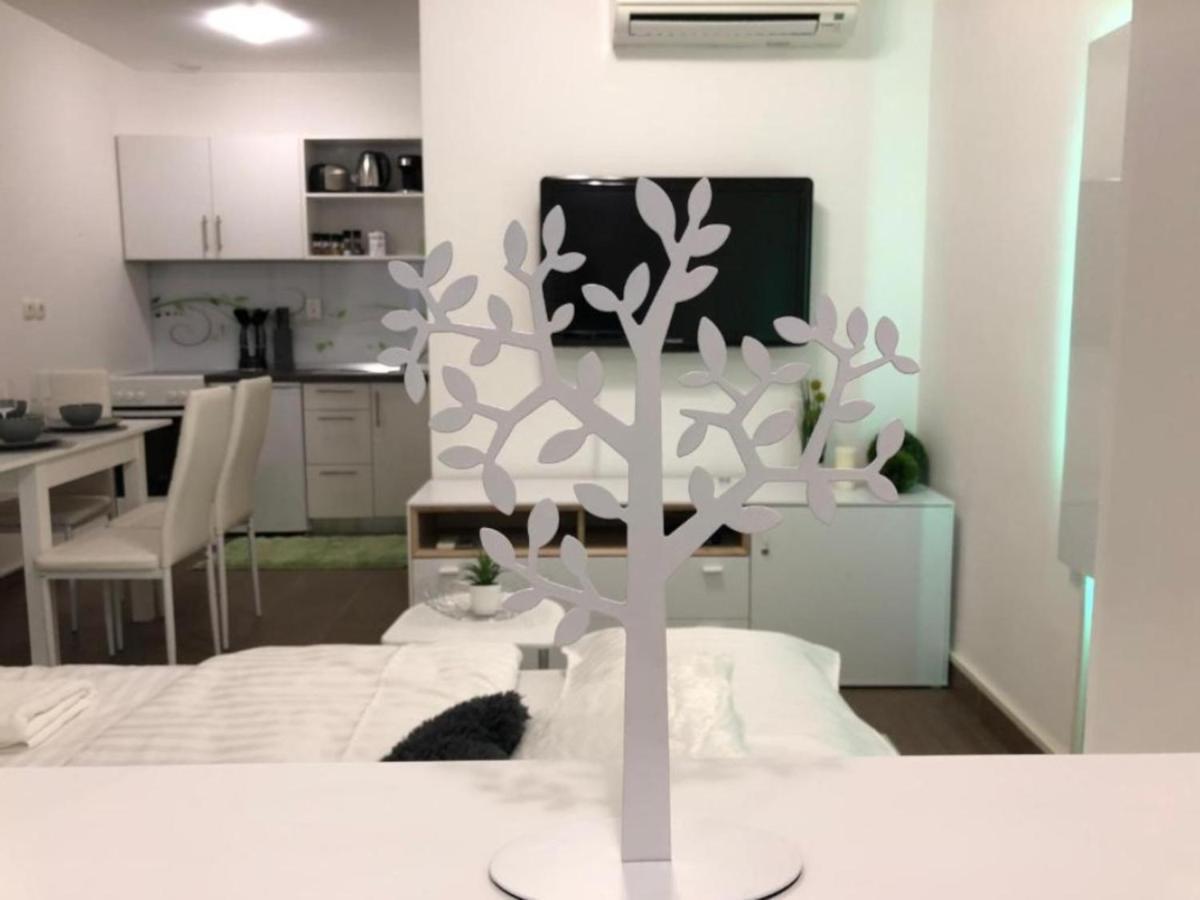 Appartamento Modern Center Studio Under The Castle - Free Parking Lubiana Esterno foto