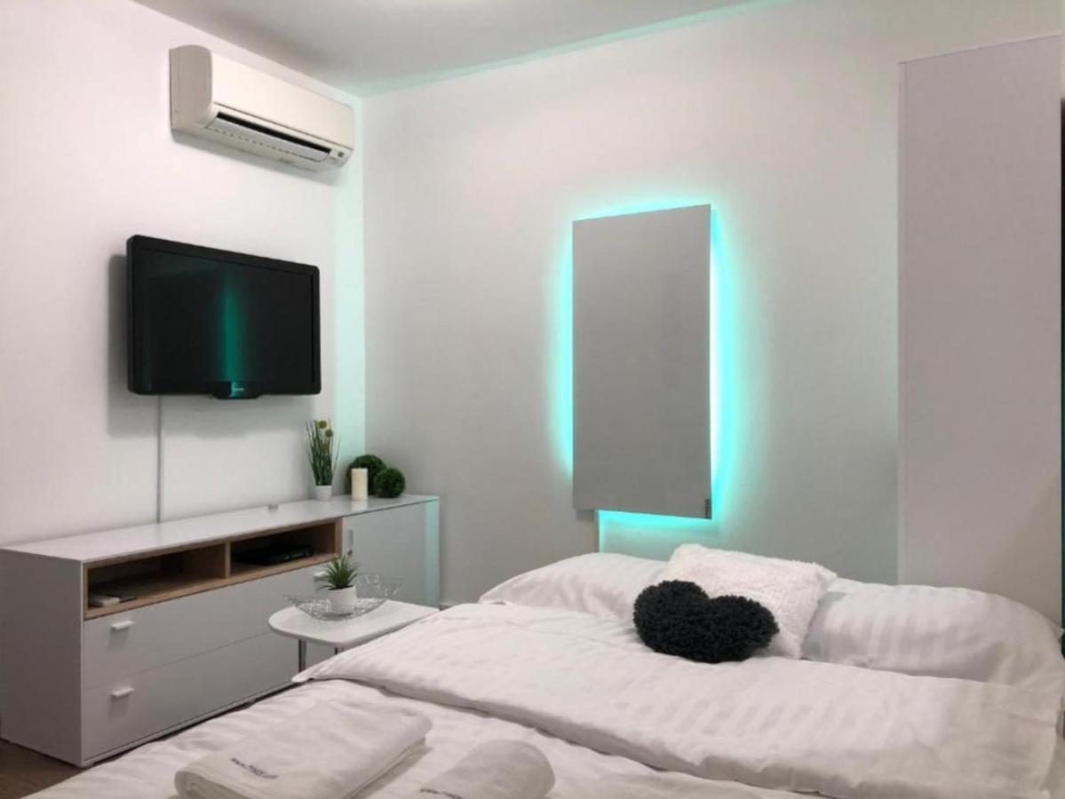 Appartamento Modern Center Studio Under The Castle - Free Parking Lubiana Esterno foto